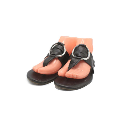 PIED A BLACK TERRE A Flip Flop