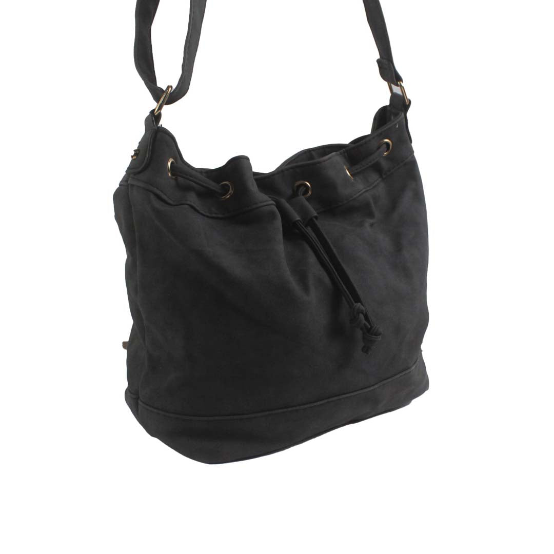 CLASSIC CARRY BLACK LEATHER HAND BAG