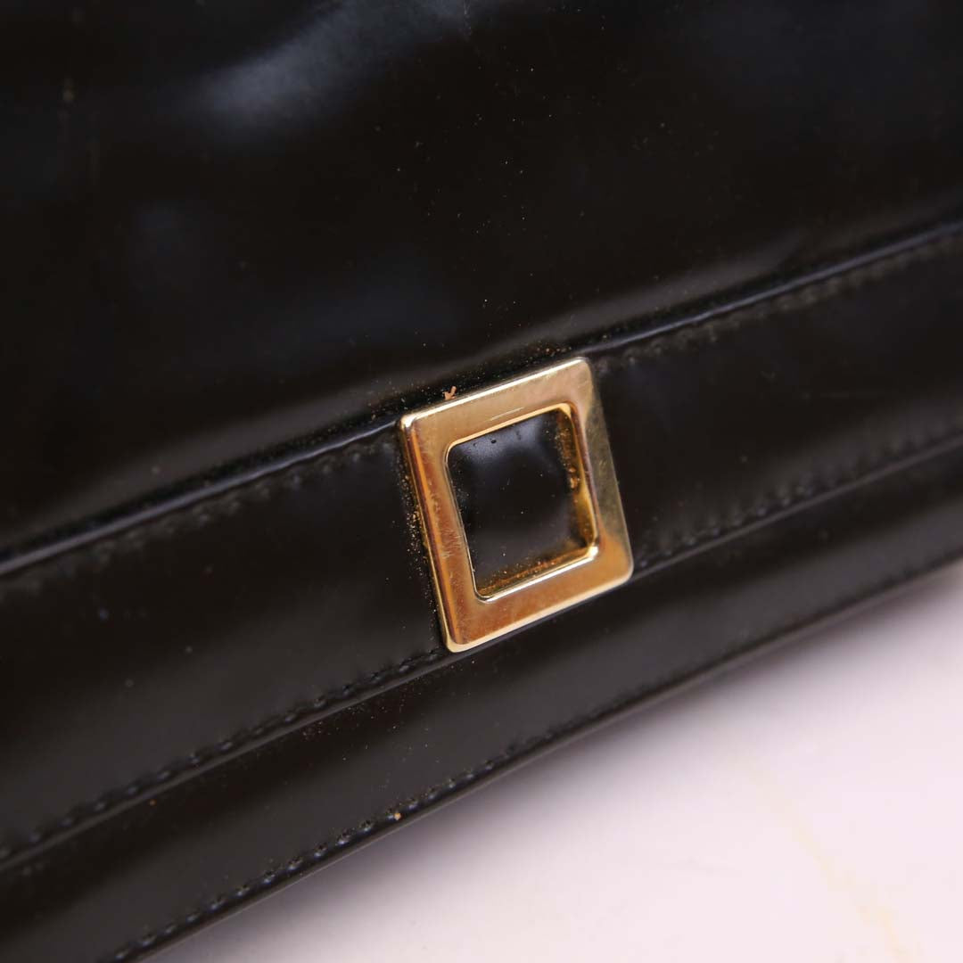 CLASSIC BLACK LEATHER SHOULDER BAG