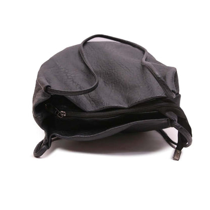 CLASSIC CARRY BLACK LEATHER SHOULDER BAG