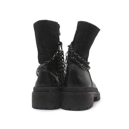 CLASSIC BLACK ANKLE BOOT