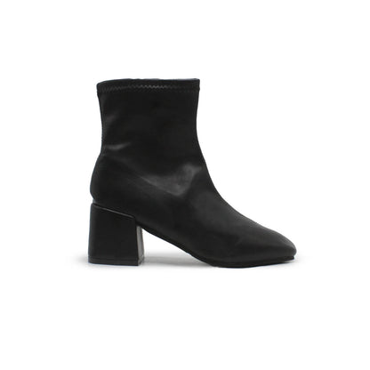 CLASSIC BLACK ANKLE BOOT