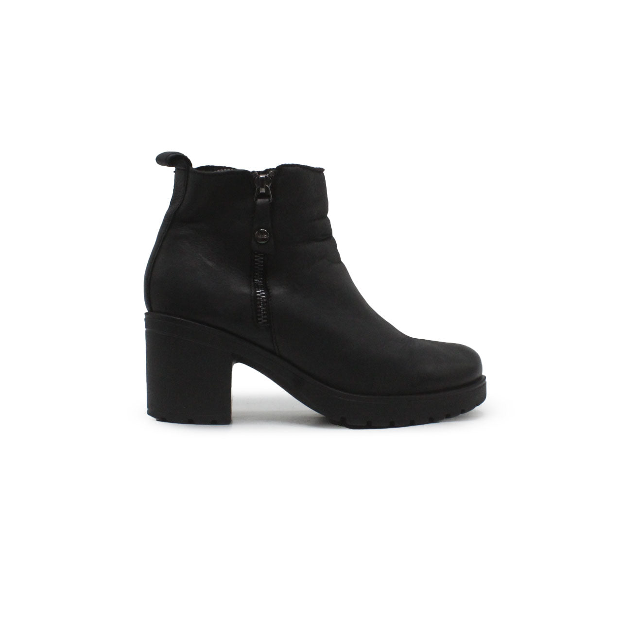 CLASSIC BLACK ANKLE BOOT