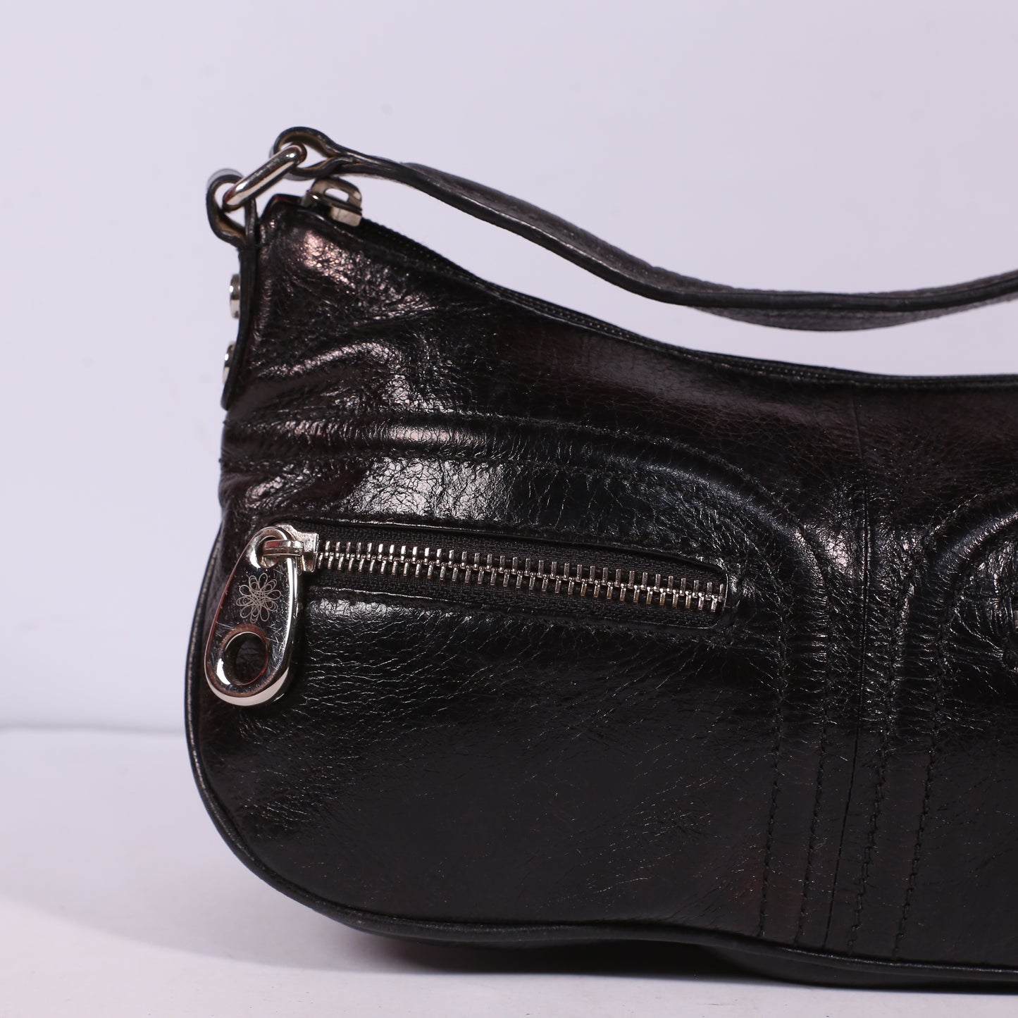 R1 2K Black Patent Leather Icon Bit Medium Shoulder Bag