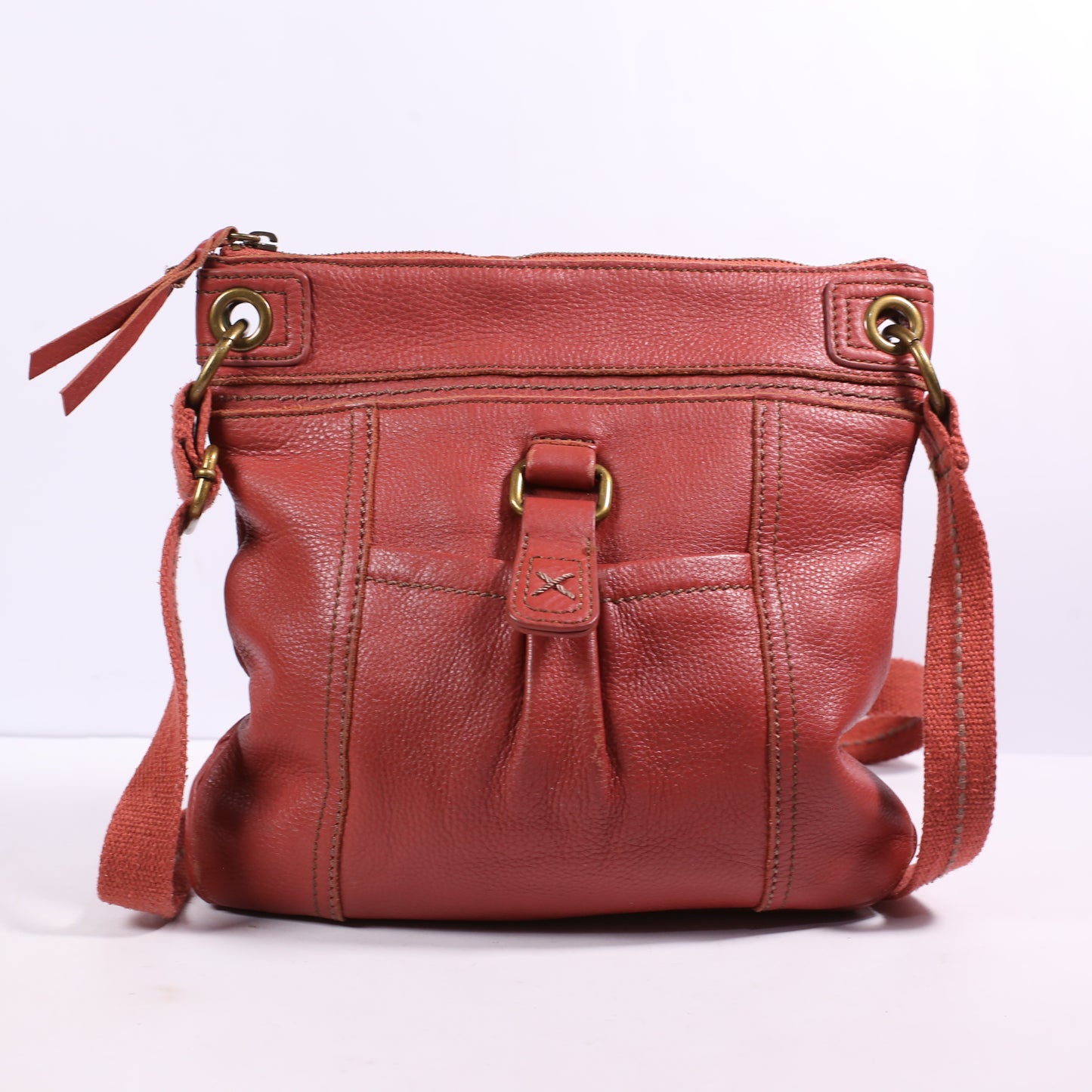 The Sak Kendra Crossbody in Cayenne